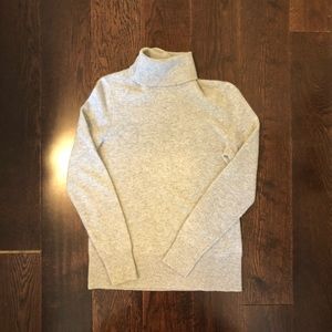 Saks Fifth Avenue cashmere grey turtleneck